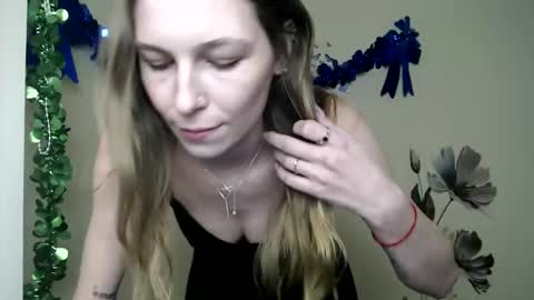Snapshot of stranger_giirl chatting on February 20, 5:18 pm Amalia online show from February 20, 5:18 pm