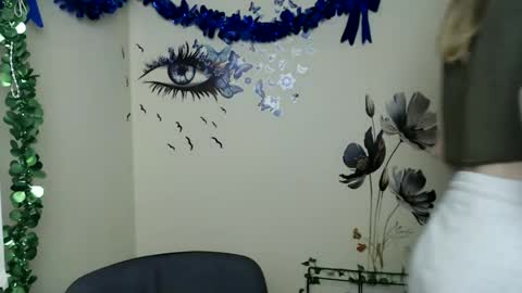 Snapshot of stranger_giirl chatting on February 25, 4:00 pm Amalia online show from February 25, 4:00 pm