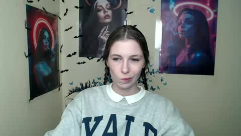 Snapshot of stranger_giirl chatting on March 3, 12:58 pm Amalia online show from March 3, 12:58 pm