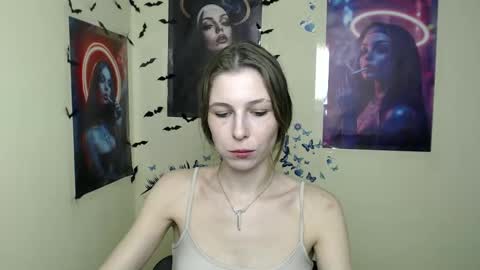 Snapshot of stranger_giirl chatting on March 7, 5:28 pm Amalia online show from March 7, 5:28 pm