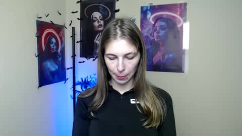 Snapshot of stranger_giirl chatting on October 8, 6:11 am Amalia online show from October 8, 6:11 am