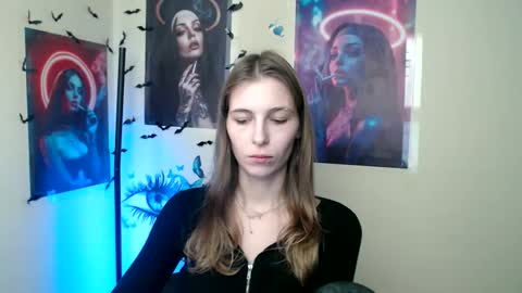 Snapshot of stranger_giirl chatting on October 16, 6:25 am Amalia online show from October 16, 6:25 am