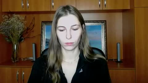 Amalia online show from November 29, 7:22 am