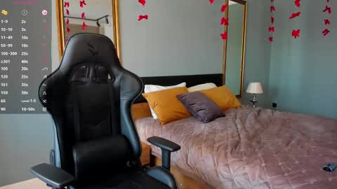 Laura online show from March 1, 8:02 am