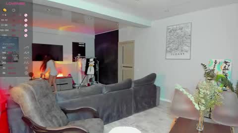 Laura online show from November 12, 1:17 am