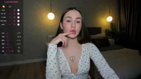 Laura online show from March 24, 12:37 am