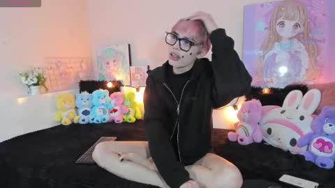 strawberry_kitty_ online show from December 19, 4:41 am