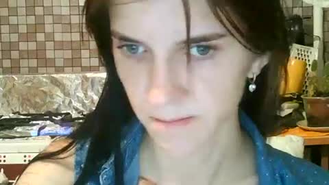 Snapshot of strawberry_storm chatting on October 16, 12:22 am Strawberry Storm online show from October 16, 12:22 am