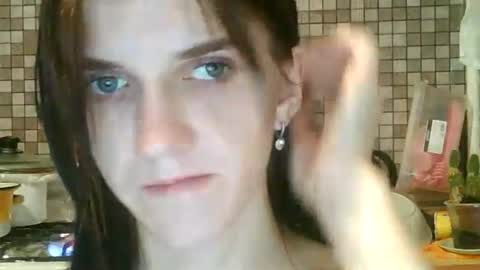 Snapshot of strawberry_storm chatting on October 22, 8:08 pm Strawberry Storm online show from October 22, 8:08 pm