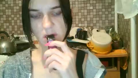 Snapshot of strawberry_storm chatting on November 3, 9:48 pm Strawberry Storm online show from November 3, 9:48 pm