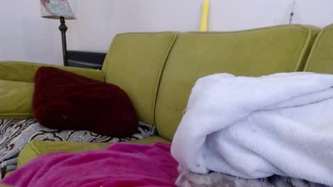 Snapshot of strawberrylotsacake chatting on December 15, 4:55 pm Strawberrylotsacake online show from December 15, 4:55 pm