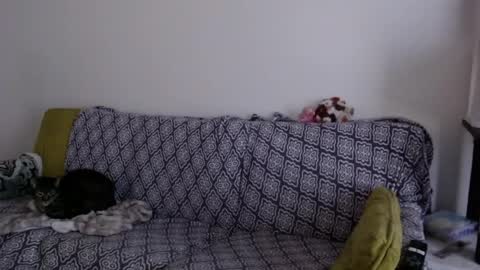 Strawberrylotsacake online show from April 23, 12:15 pm