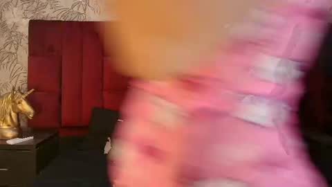strawberrymia68_ online show from June 25, 11:37 am