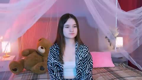 Snapshot of strawbunnybite chatting on June 6, 3:06 pm Bunny online show from June 6, 3:06 pm
