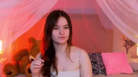 Snapshot of strawbunnybite chatting on June 25, 2:32 pm Bunny online show from June 25, 2:32 pm