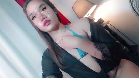 lexie online show from December 3, 11:30 am