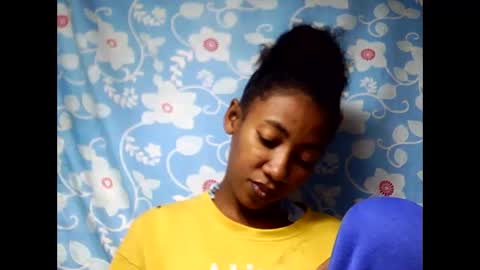 Snapshot of strevah9794 chatting on February 2, 12:15 pm strevah9794 online show from February 2, 12:15 pm