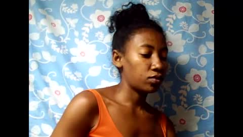 Snapshot of strevah9794 chatting on February 9, 12:25 am strevah9794 online show from February 9, 12:25 am