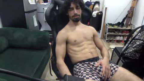 Snapshot of stringin69 chatting on February 9, 7:45 am stringin69 online show from February 9, 7:45 am