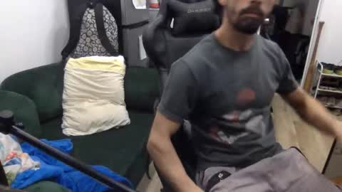 Snapshot of stringin69 chatting on February 18, 8:10 am stringin69 online show from February 18, 8:10 am