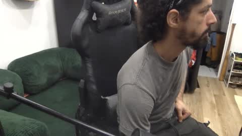 Snapshot of stringin69 chatting on March 2, 7:09 am stringin69 online show from March 2, 7:09 am