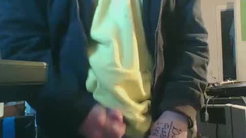 Snapshot of strokingjoe14585 chatting on January 18, 9:51 pm strokingjoe14585 online show from January 18, 9:51 pm