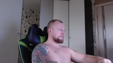 Snapshot of strongass18 chatting on October 23, 8:46 am Alex online show from October 23, 8:46 am