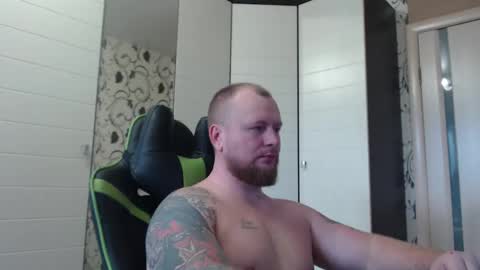 Snapshot of strongass18 chatting on October 25, 10:56 am Alex online show from October 25, 10:56 am