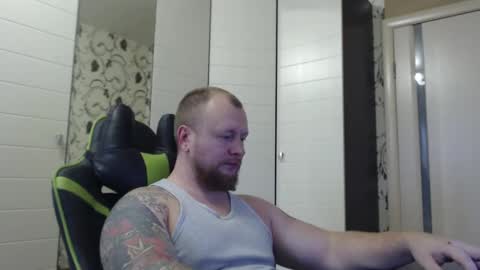 Snapshot of strongass18 chatting on November 1, 8:49 am Alex online show from November 1, 8:49 am