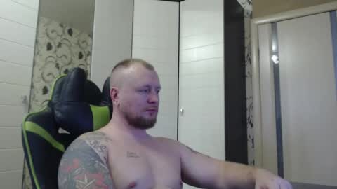 Snapshot of strongass18 chatting on November 30, 12:09 pm Alex online show from November 30, 12:09 pm