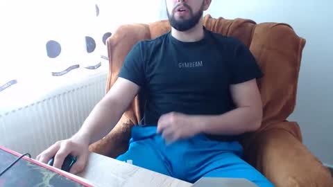 Snapshot of strongcoffee10 chatting on October 31, 9:43 am StrongCoffee online show from October 31, 9:43 am