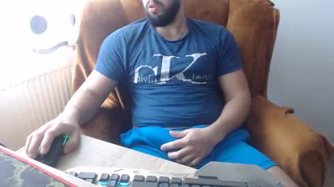 StrongCoffee online show from November 11, 9:42 am