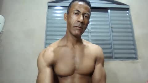 Snapshot of strongdaddyfantastic chatting on February 10, 8:35 pm strongdaddyfantastic online show from February 10, 8:35 pm