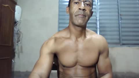 Snapshot of strongdaddyfantastic chatting on February 15, 1:20 pm strongdaddyfantastic online show from February 15, 1:20 pm