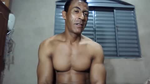 Snapshot of strongdaddyfantastic chatting on February 17, 6:54 am strongdaddyfantastic online show from February 17, 6:54 am