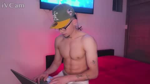 stronghardlatino online show from October 14, 12:44 am