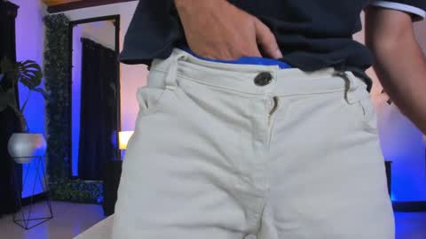 strosa_ online show from September 14, 1:32 pm