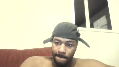 Snapshot of stud4cougar chatting on March 20, 2:38 am stud4cougar online show from March 20, 2:38 am