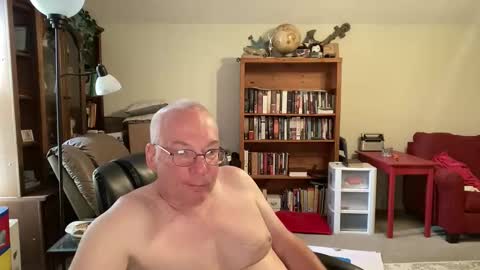 studballs1 online show from April 24, 1:57 pm