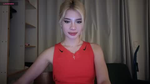 Snapshot of stuirt chatting on April 9, 9:53 pm Sofa online show from April 9, 9:53 pm