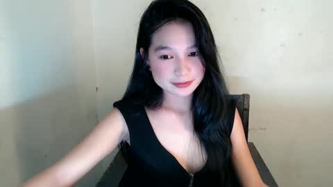 IM FLORIE online show from April 11, 2:10 pm