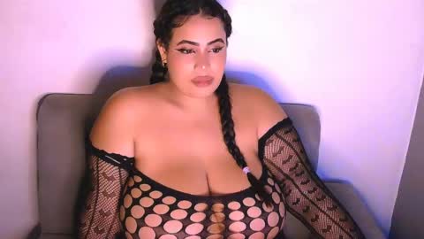 Snapshot of stweetemmac1 chatting on May 22, 2:40 am stweetemmac1 online show from May 22, 2:40 am