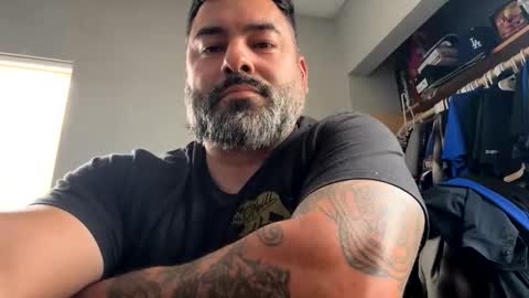 Snapshot of suavecito67 chatting on April 25, 10:18 pm suavecito67 online show from April 25, 10:18 pm