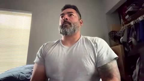 Snapshot of suavecito67 chatting on May 2, 2:22 pm suavecito67 online show from May 2, 2:22 pm