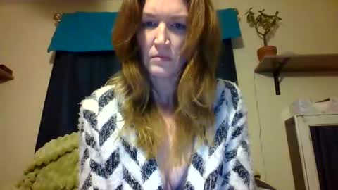 Snapshot of sub4you69brat chatting on February 4, 2:17 am sub4you69brat online show from February 4, 2:17 am