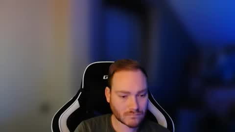 Snapshot of sub_austr chatting on December 16, 9:42 pm sub_austr online show from December 16, 9:42 pm