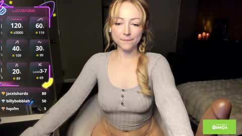 Button online show from October 8, 9:45 pm