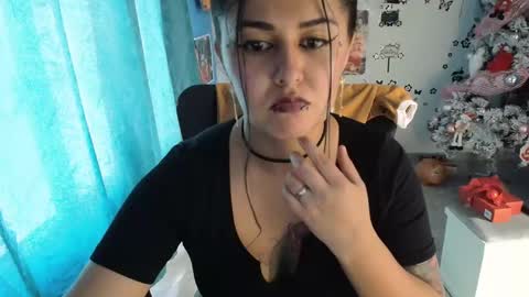 Snapshot of sub_nezuko_69 chatting on December 13, 4:38 pm sub_nezuko_69 online show from December 13, 4:38 pm