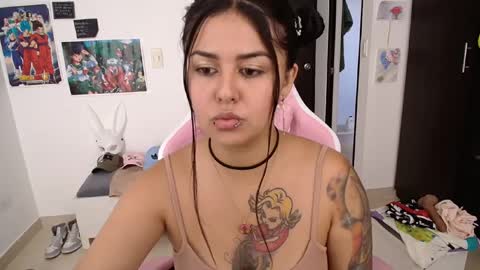 Snapshot of sub_nezuko_69 chatting on February 6, 7:51 pm sub_nezuko_69 online show from February 6, 7:51 pm