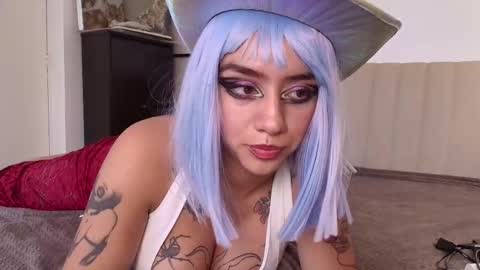 Zoe online show from October 31, 9:27 pm